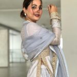 Hina Khan Instagram - Eid Mubarak Everyone🤲❤️. . . . . . 👗 @rarstudio_official