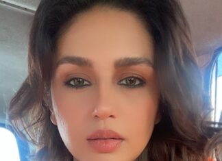 Huma Qureshi Instagram - Waiting for the sun like … 🙄☀️ Rain Rain go away … come again another day .. #sunny #days #kidhar #rains