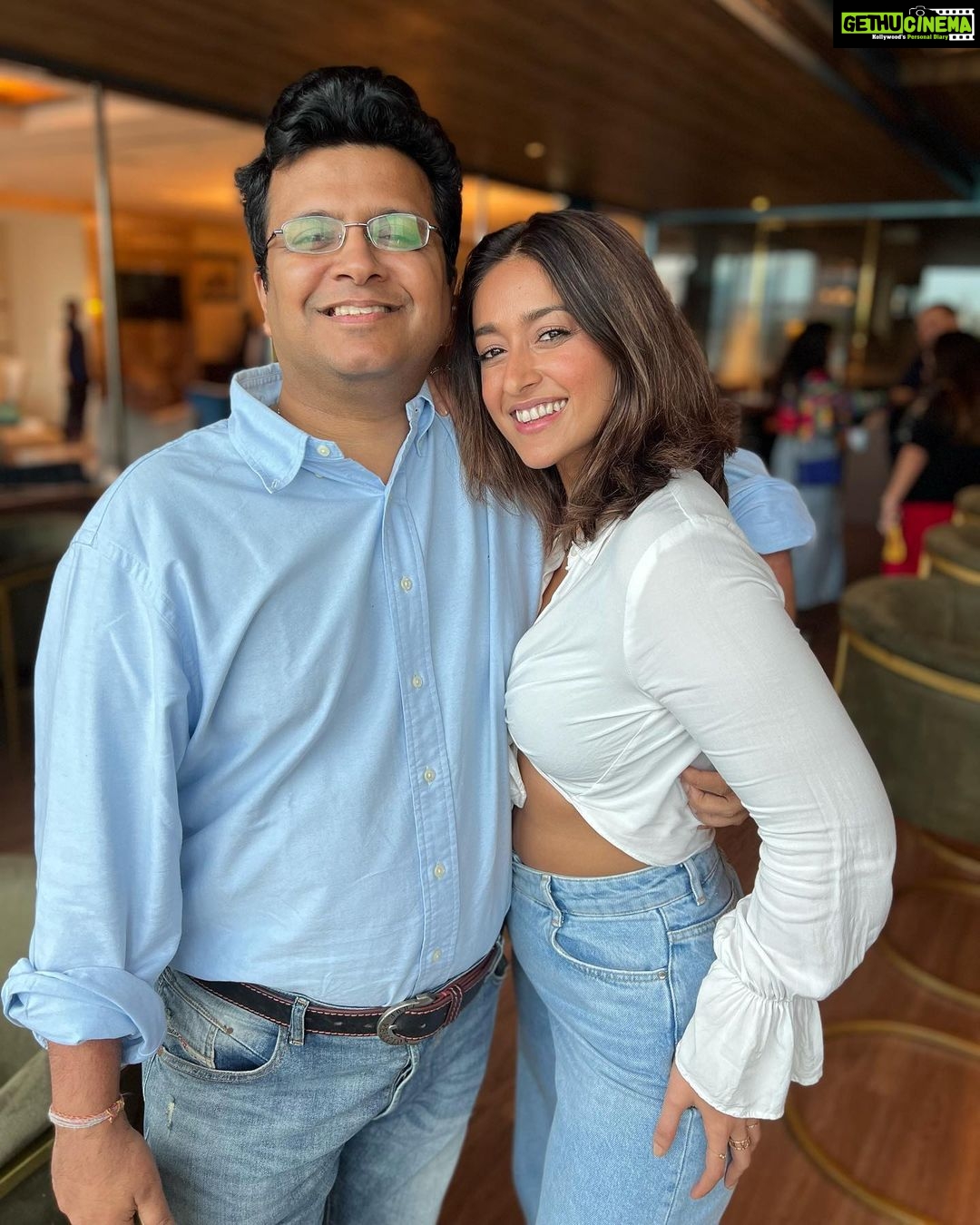 Ileana D'Cruz Instagram - When @atulkasbekar takes a photo of you for the first time EVER you gotta post it 😂 😛 Glad it was with you @tanuj.garg 🥰