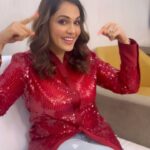 Isha Koppikar Instagram – Beating the Monday morning blues with some 90’s Bollywood music 🎶 
How many of these songs do you know?

#bollywoodmusic #music #reel #trendingreels #reelsinstagram #reelkarofeelkaro #bollywoodsongs #songs #dancesongs #dancing #reelsinsta Mumbai, Maharashtra