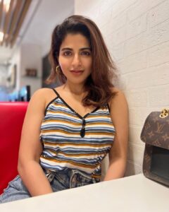 Iswarya Menon Instagram - Sundays are for waffles 🧇 & black coffee ☕️ . #simplepleasures #sweettooth #foodismylovelanguage 💕