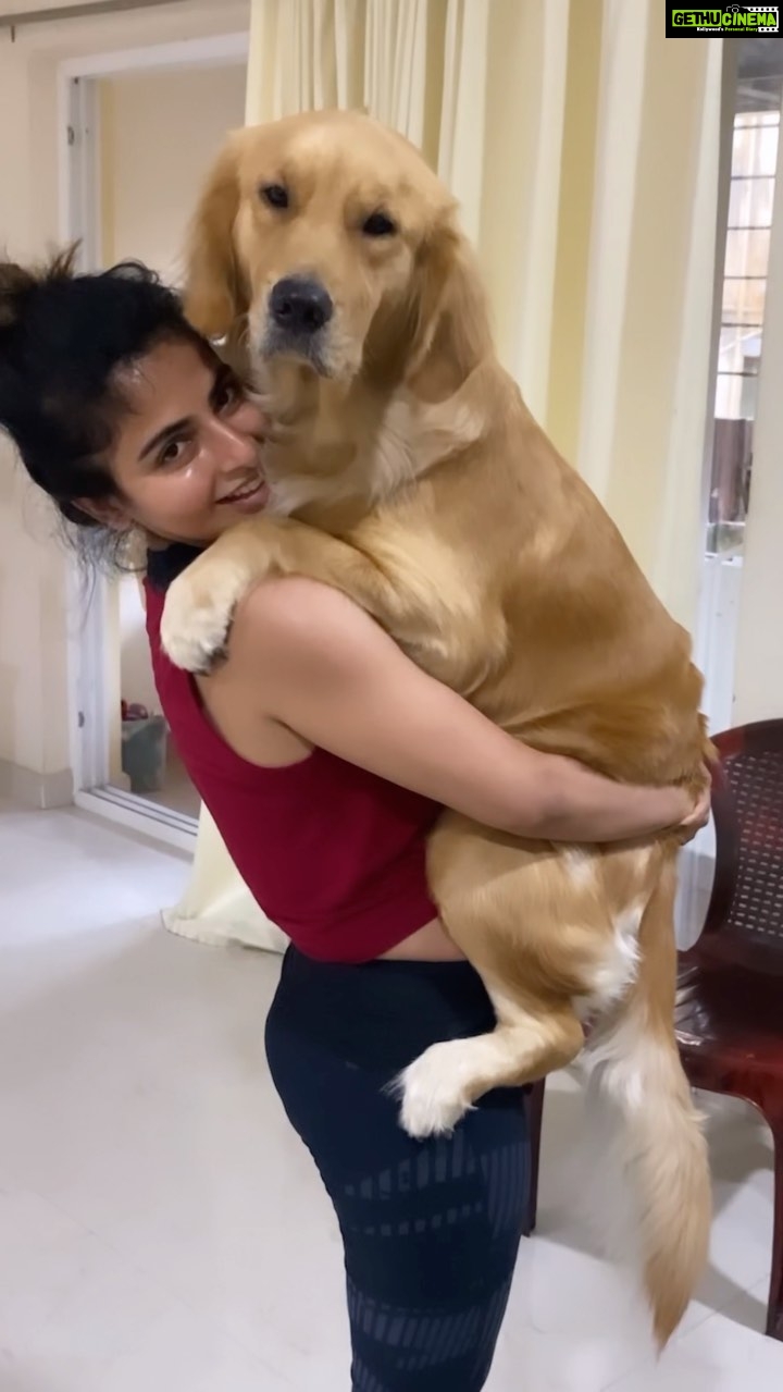 Iswarya Menon Instagram - Cuddles : Yesss pleaseeee! Calling bells : hell nooo 🤣😜😝