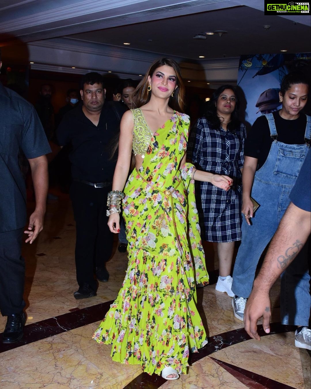 Jacqueline Fernandez Instagram - #RaRaRakkamma Song launch 💚💛💚💛#VRonJuly28 @vikrantrona