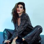 Jacqueline Fernandez Instagram - 👽🫧🖤 About last night for #thegrayman Netflix event w @therussobrothers @dhanushkraja @netflix_in 🤍