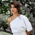 Jacqueline Fernandez Instagram - 🤍✨Happiness is wearing #CJS jewellery ✨🤍 @colombojewellerystores.cjs #ad