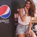 Jacqueline Fernandez Instagram – Tastes like summer 🌞
Max Taste, Zero Sugar 🖤

@pepsiindia #pepsiblack #ad