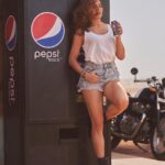 Jacqueline Fernandez Instagram – Tastes like summer 🌞
Max Taste, Zero Sugar 🖤

@pepsiindia #pepsiblack #ad