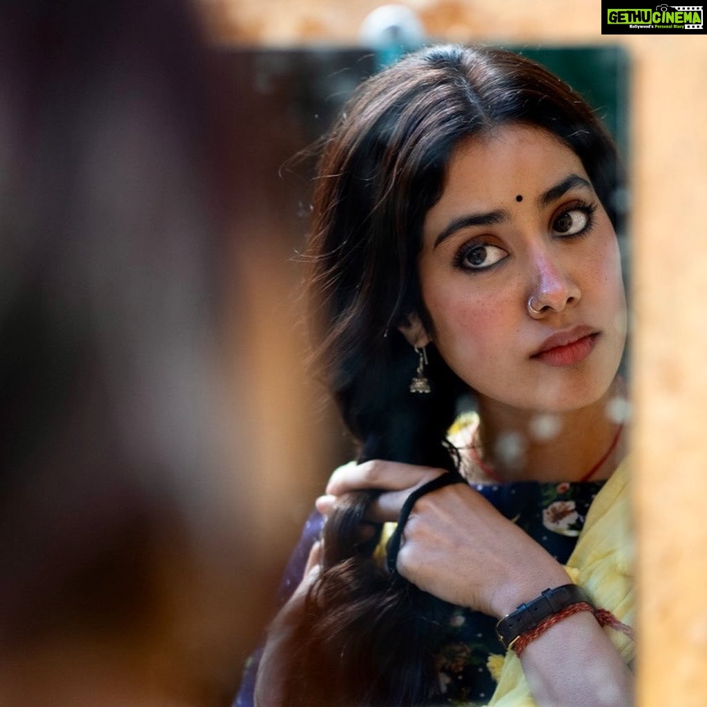 Janhvi Kapoor Instagram - Jaya Kumari aka Jerry getting all dressed up to cause some chaos. Good luck nahi bolenge? 29th July ko dikhiyega only on @disneyplushotstar ππΌπ» trailer out now!!! Link in bio β¨