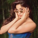 Janhvi Kapoor Instagram - 💙 I’ll be your bluebird 💙 #GoodLuckJerry