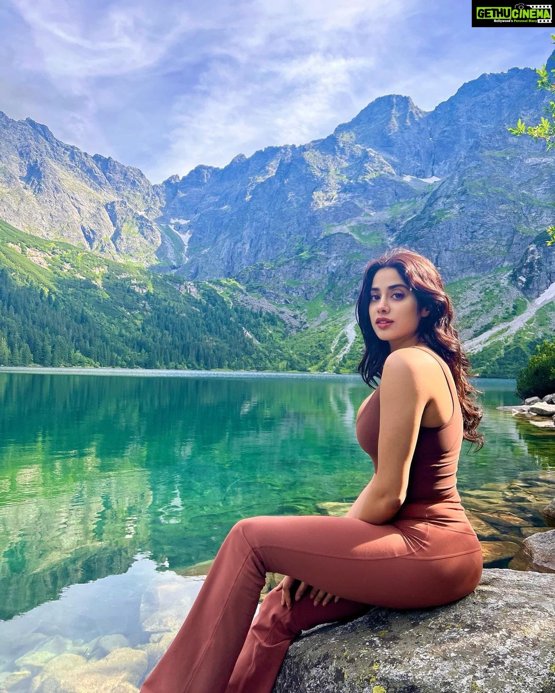 Janhvi Kapoor - 1.8 Million Likes - Most Liked Instagram Photos