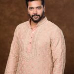 Jayam Ravi Instagram – The Emperor a.k.a #PonniyinSelvan for #PS1 Teaser launch event. 

Outfit: @abhinavmishra_
Jewellery: @kishandasjewellery
Footwear: @monkstoryofficial 
 
Styled by: @ekalakhani and @malinikarthikeyan for @team___e 
Style team : @themis_vanessa
Photographs: @anandclick4u

#PS1 #PonniyinSelvan #JayamRavi #styledbyteame