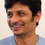 Jiiva Instagram - 50 Take eduthen, En appa ippadi kalaichitaru😂 Watch full video : https://bit.ly/ActorJiiva #SunMusic #HitSongs #Kollywood #Tamil #Songs #Music #NonStopHits #SunMusicShots #SMShot #Jiiva #VaralaruMukkiyam @actorjiiva