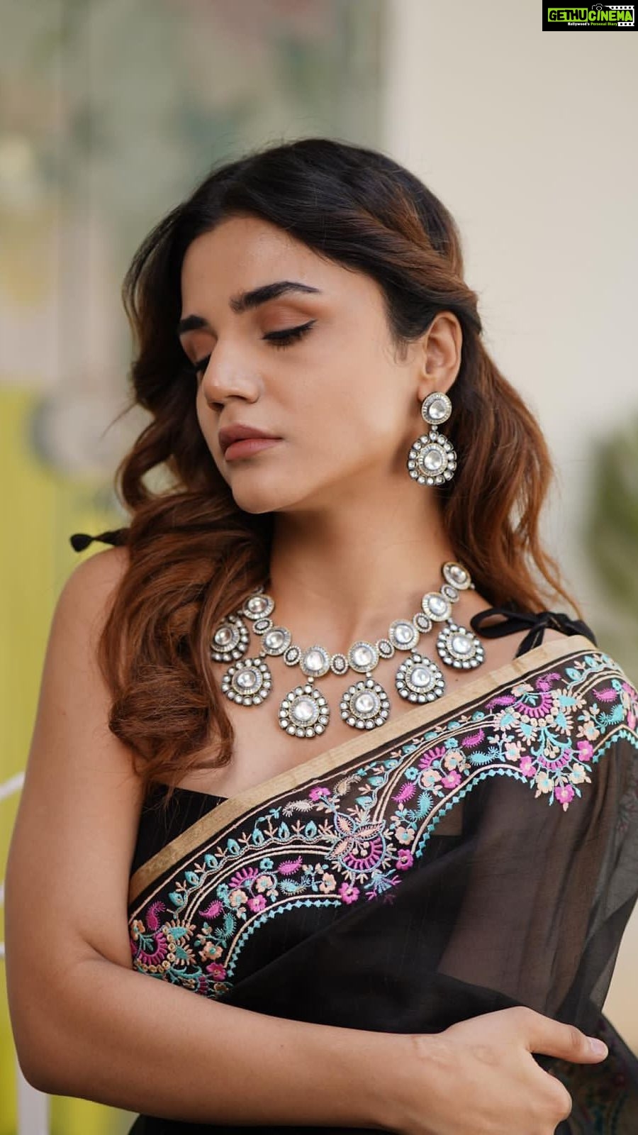 Joy Crizildaa Instagram - To place an order Kindly DM ! ❤️ Disclaimer : color may appear slightly different due to photography No exchange or return Unpacking video must for any sort of damage complaints Threads here and there, missing threads,colour smudges are not considered as damage as they are the result in hand woven sarees. #joycrizildaa #joycrizildaasarees #handloom #onlineshopping #traditionalsaree #sareelove #sareefashion #chennaisaree #indianwear #sari #fancysarees #iwearhandloom #sareelovers #sareecollections #sareeindia
