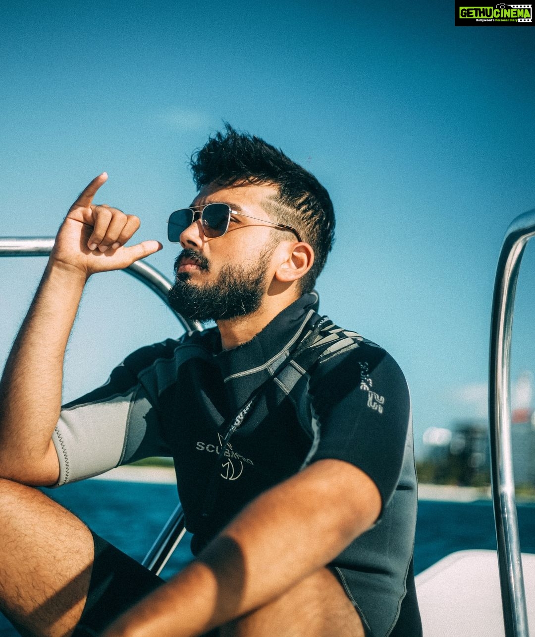 Kalidas Jayaram Instagram - CONFIDENCE LEVEL: KANYE WEST . . . . . 📸@friend_in_maldives