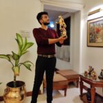 Kalidas Jayaram Instagram - My first award for "THANGAM" Thank you #blacksheepdigitalawards And tk receive it from my guru herself #sudhakongara One down .....many more to go 😉