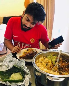 Kalidas Jayaram Instagram - I AM IN A RELATIONSHIP WITH FOOD ...

SORRY 🙏

#onlyliveonce