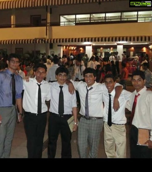 Kalidas Jayaram Instagram - Friends don't let friends do silly things alone....from the vault #2009 onwards Also shoutout to @pillechan07 for a great birthday bro.... waiting for things to come back to normal ✌️🔥
