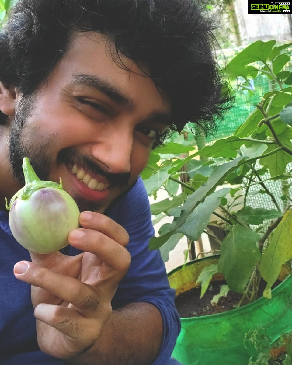 Kalidas Jayaram Instagram - Sadhya with our own vegetables 😉😜 Happy Onam 😁
