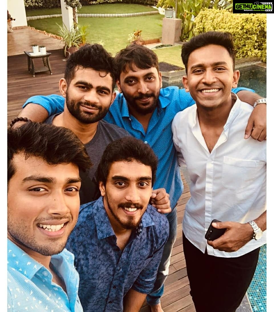 Kalidas Jayaram Instagram - Friends don't let friends do silly things alone....from the vault #2009 onwards Also shoutout to @pillechan07 for a great birthday bro.... waiting for things to come back to normal ✌️🔥