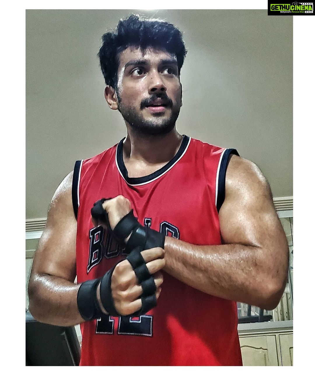 Kalidas Jayaram Instagram - STAY INDOORS πͺ Stay fit while you're stuck at home.Physical activity and relaxation techniques can be valuable tools to help you remain calm and continue to protect your health during this time #stayhome #socialdistancing My Home Exhibition
