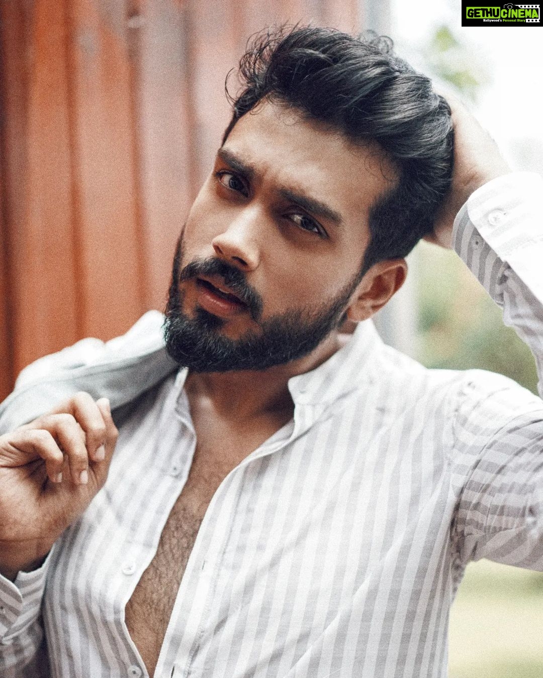Kalidas Jayaram Instagram - 📸@anitakamaraj 🧥@gatsby.in Styled by @shilpaiyer Hair @vurvesalon Location @meadowlaneecr