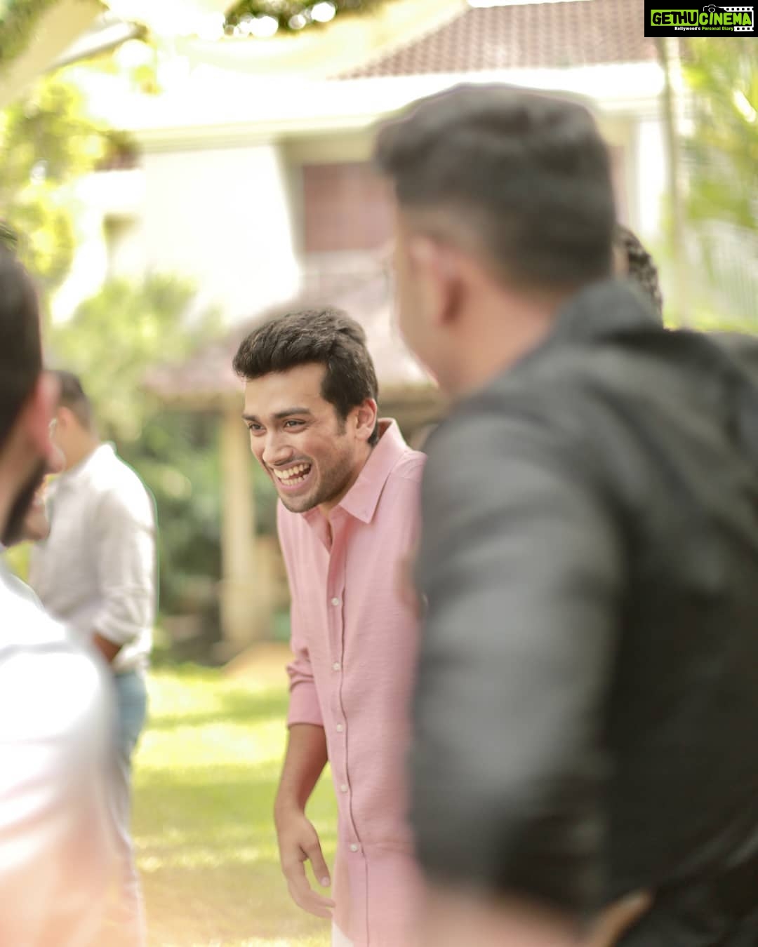 Kalidas Jayaram Instagram - Ellam Maya 😁 #2020 #happynewyear PC :@anvarzayan
