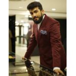 Kalidas Jayaram Instagram - EID MUBARAK 💞 🙏 to all my friends ..may this day be filled with love , prayers and happiness Special shout out for all the amazing people at @gatsby.aliph & @heebasait for gifting me this super cool double breasted suit on this special day 😁✌️