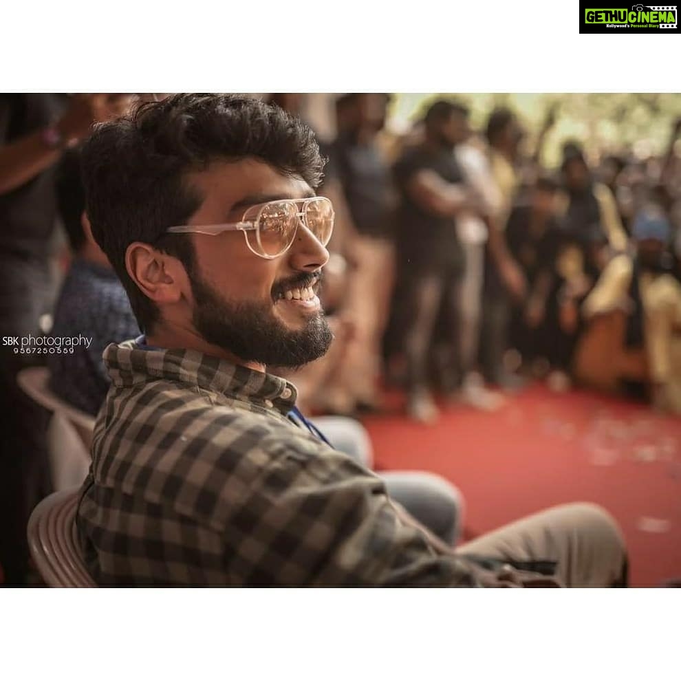 Kalidas Jayaram Instagram - Thank you all so much for the wonderful response 🙏🙏💙 Those who haven't watched it yet book your tickets right now! It's a movie dedicated to each and every FOOTBALL FAN!!! Comment your opinion if u have already watched the movie 😁🙏💙 Malappuram
