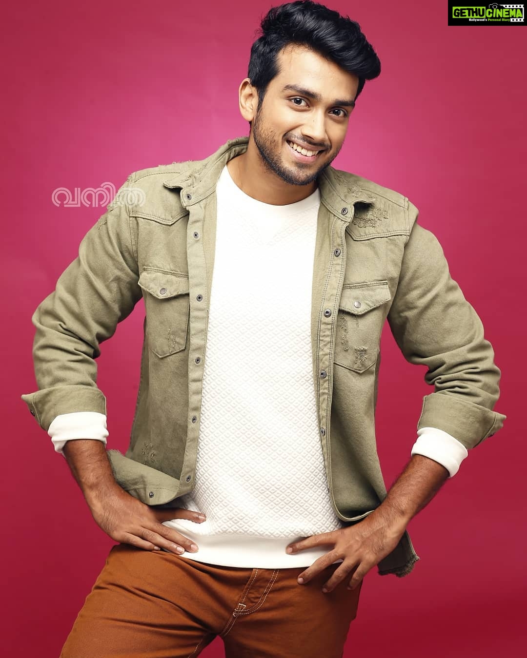 Kalidas Jayaram Instagram - #vanitha #valentinespecial