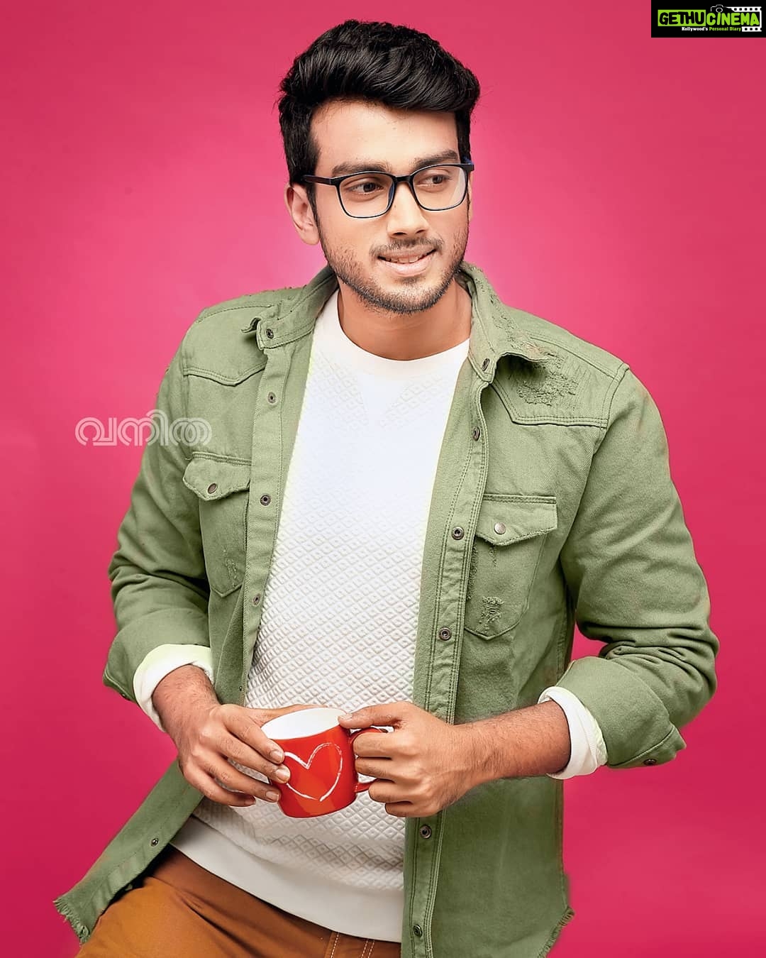 Kalidas Jayaram Instagram - #vanitha #valentinespecial