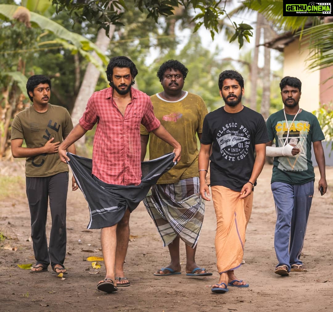 Kalidas Jayaram Instagram - Shoot over 😁 #jeethujoseph sir film Pc: @bennet_m_varghese