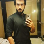 Kalidas Jayaram Instagram - The mandatory mirror selfie 😉