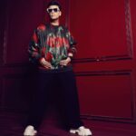 Karan Johar Instagram - Flower Power ❤️❤️❤️❤️❤️❤️ styled by @ekalakhani #koffeewithkaran #koffeewithkaranseason7