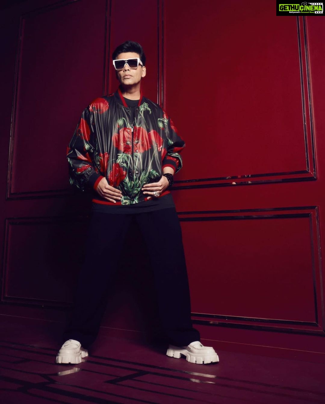 Karan Johar Instagram - Flower Power ❤️❤️❤️❤️❤️❤️ styled by @ekalakhani #koffeewithkaran #koffeewithkaranseason7