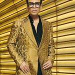 Karan Johar Instagram - Always Sold on Gold ! Styled by @ekalakhani for #koffeewithkaran in @tomford