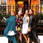 Kareena Kapoor Instagram - You can’t sit with US…but you can stand and pose with US…😍😍cause that’s what we love to do …⭐️⭐️ @therealkarismakapoor @natasha.poonawalla @amuaroraofficial