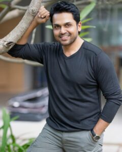 Karthi Instagram - Getting out of comfort zone is quite scary but once u do it it’s not so bad 😊

Shaved after 6 years.