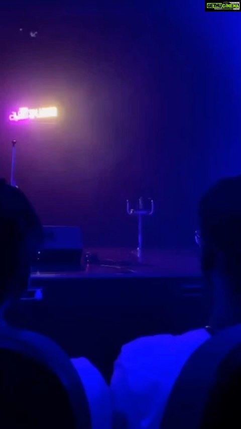 Karthik Kumar Instagram - Pan Indian worldwide phenomenon #aansplaining ❤️. Tickets at www.karthikkumar.live