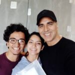 Kashmira Pardesi Instagram - THIS IS GOING TO BE FUN! Stay tuned for more! #togreatbeginnings #comingupsoon #soexciting #akshaykumar #mondaymornings #mondayvibes #hope #okayimdonenowbye Mumbai, Maharashtra