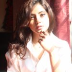 Kashmira Pardesi Instagram - Why throw shade, when you can shed light ✨ #goodmorningworld PC : @virendrapardeshi7