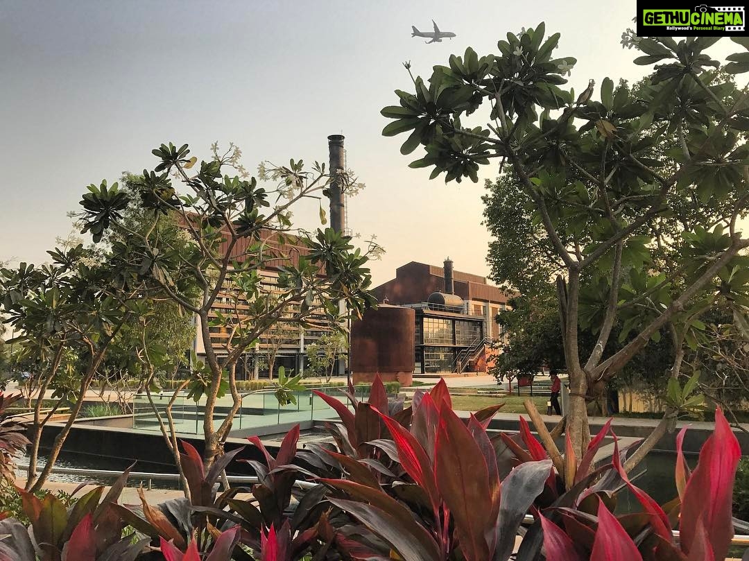 Kashmira Pardesi Instagram - Been a spot for a while, now who wouldn't want to work here? #realdesignforrealpeople
