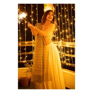 Kashmira Pardesi Instagram - Diwali 2021✨💫 pc @ark_photography_2000 Outfit @prabuselvaraj_