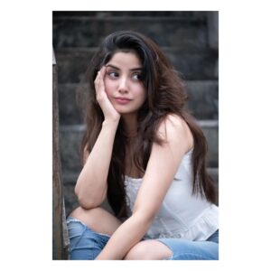 Kashmira Pardesi Instagram - Not all who wander are lost, some are just looking for coffee 😌 Good morning☕