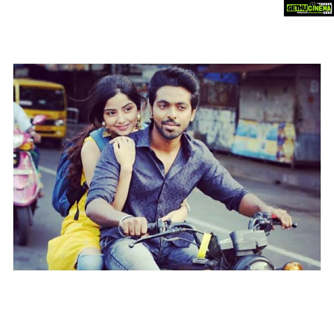 Kashmira Pardesi Instagram - It's been two years for #sivappumanjalpachai 💫💫 The first film I ever signed ❤️ nothing tops this. You all have Kavin and Madan so much love. Big love to you all ❤️🤗 Also please swipe 3/3 to see the cutest little Kavin everrrr 🥺❤️