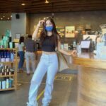 Kashmira Pardesi Instagram - Can't explain how much I'm motivated by Coffee and Canines 🤷 #saturdaymorning