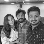 Kashmira Pardesi Instagram - Wrapped up the Pollachi schedule! This one was particularly a special one❤️ @hiphoptamizha @aswinfilm @sathyajyothifilms #allsmileshere #willmissthis #ANBARIVU