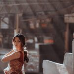 Kashmira Pardesi Instagram - With the glorious light running through her, she is free to be at peace in a world of changing things⚡ PC @nachyketk HMUA @makemeblush STYLIST @almostdisha OUTFIT @pehenavbynidhayayadraws