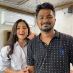 Kashmira Pardesi Instagram - Wrapped up the Pollachi schedule! This one was particularly a special one❤️ @hiphoptamizha @aswinfilm @sathyajyothifilms #allsmileshere #willmissthis #ANBARIVU