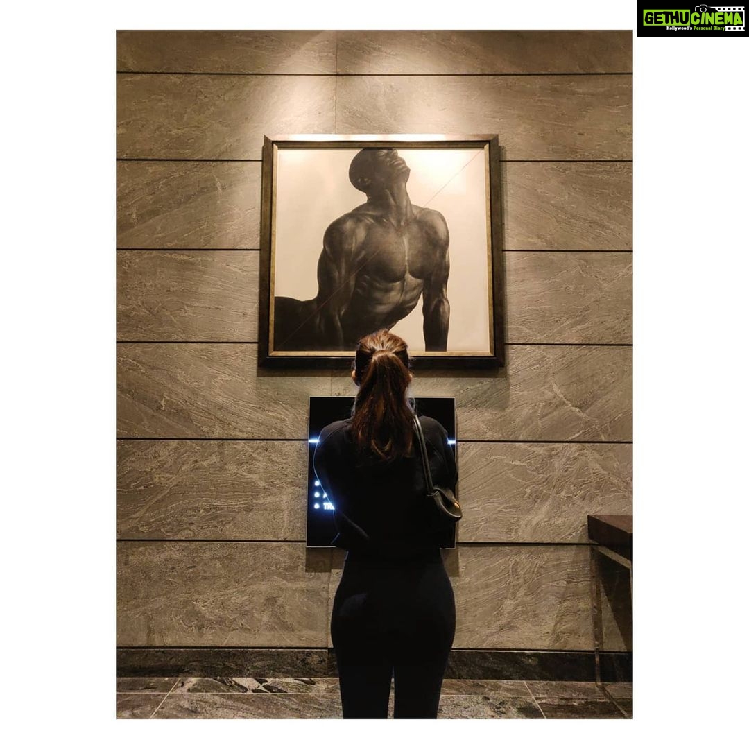 Kashmira Pardesi Instagram - Hey, just a reminder post for you to not miss your workouts π #fitnessmotivation #stopandadmire #motivational #gogetyours #strechitout #workoutoftheday #workout #stepupyourgameguys #paintings #thursday #thursdaymotivation