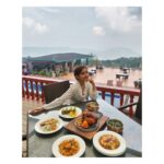 Kashmira Pardesi Instagram - What's better than great views, good food , cozy cafes and good people? 💕 My first time stepping outside Pune post lockdown! Needed a break wanted to chill amidst nature, have some good food and relax. @brightlandresort ticked all the boxes for me with killer views from our beautiful suite ( which I will be sharing soon) food grilled to perfection and impeccable service! Definitely gained a few pounds but totally worth it! Hahah A perfect place for a staycation - Well sanitized and safety assured!! Enjoyed my stay here and hope to be back soon @brightlandresort ❤️🌸 #travelagain #staycations #views #goodvibes #brightlandmahabaleshwar #kashmiratravels #mahabaleshwar